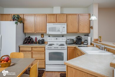 1917 Bragaw Square Pl-print-011-Kitchen-