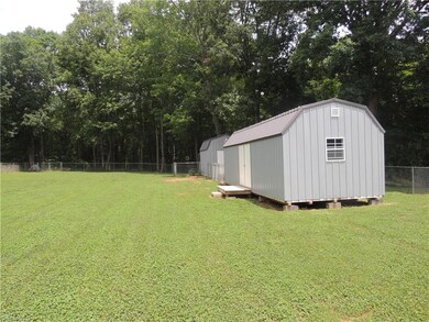 195 Lassiter Ln, Asheboro, NC 27205 - photo 4