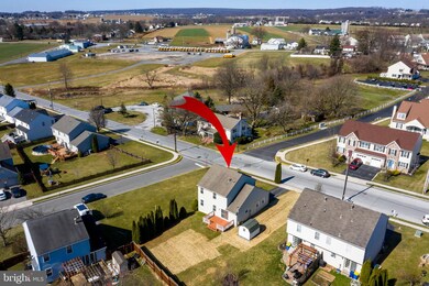 1006 Maple St, Honey Brook, PA 19344 - photo 3