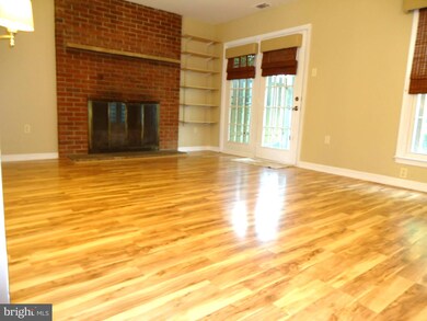 17900 Hickory Ln, Hagerstown, MD 21740 - photo 4