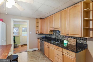 976 Martin Rd, Essex, MD 21221 - photo 7