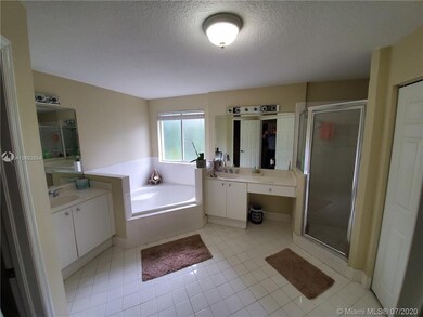 7131 NW 114th Ct, Doral, FL 33178 - photo 6