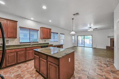 25019 N 51st Dr, Phoenix, AZ 85083 - photo 7