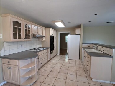 6922 Galemeadow Cir, Dallas, TX 75214 - photo 5