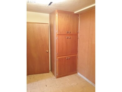 305 NW Ingram Ln, Pendleton, OR 97801 - photo 7