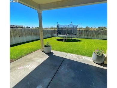 2297 NE 5th St, Hermiston, OR 97838 - photo 5