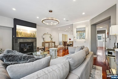 25 Vela Way, Edgewater, NJ 07020 - photo 2