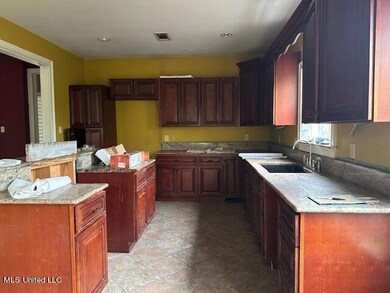 4385 highway 43 kitchen