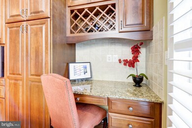 6866 Frase Dr, Falls Church, VA 22043 - photo 4