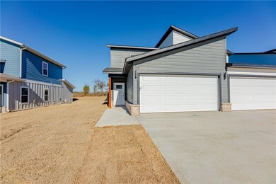 1602 SW Casuarina St unit 1, Bentonville, AR 72712 - photo 2