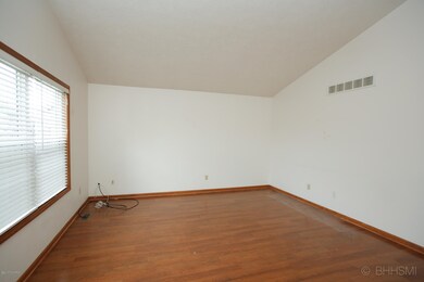 2669 hickory nut lane-104