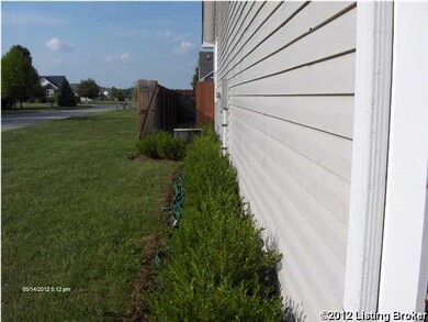 858 Helmwood Cir, Mount Washington, KY 40047 - photo 4