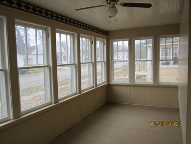Front Porch<|><|>