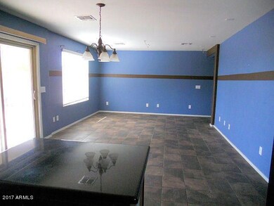 023-301416 - kitchen & family room