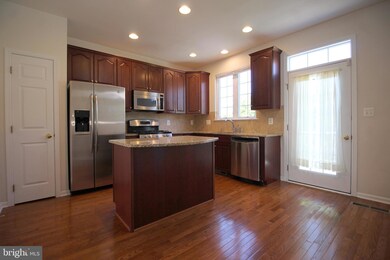 25073 Riding Center Dr, Chantilly, VA 20152 - photo 3