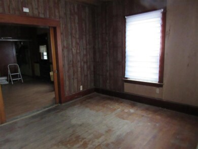 569 Rockingham St, Berlin, NH 03570 - photo 2