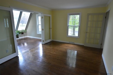 23 Green Meadows Ln, Albany, NY 12211 - photo 6