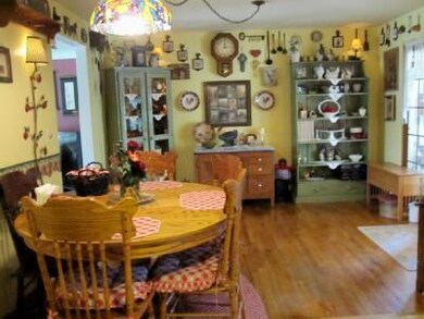 Dining Room. Beautiful Dining Area with Hardwood F