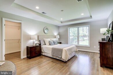 9228 Brian Dr, Vienna, VA 22180 - photo 5