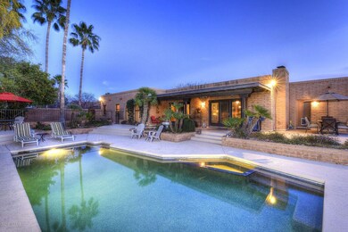 YOUR SPARKLING BACK YARD OASIS