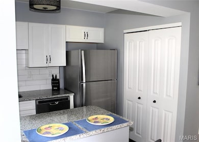 3106 Carnaby Ln unit C, Bridgeton, MO 63044 - photo 4