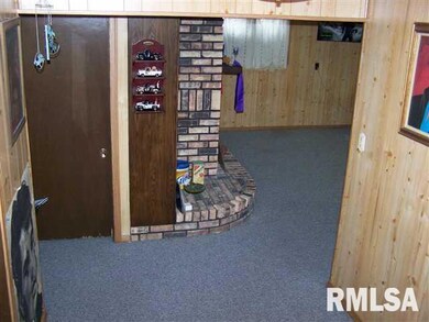 350 Northgate St, Lincoln, IL 62656 - photo 5