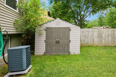 035_7d9_L 709 Mistletoe St060