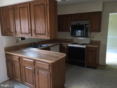 13005 Pine Ct, Bowie, MD 20720 - photo 4