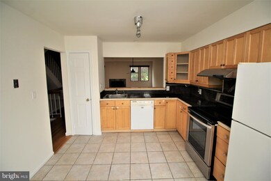 1431 Templeton Place, Rockville, MD 20852 - photo 6