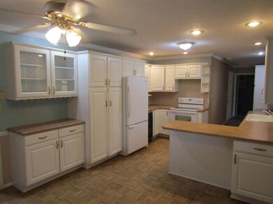 1110 S Jefferson St, Hugoton, KS 67951 - photo 5