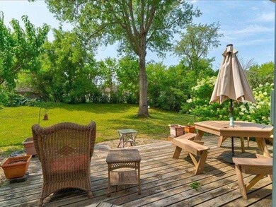 1482 Laurel Cir, Cedar Falls, IA 50613 - photo 2