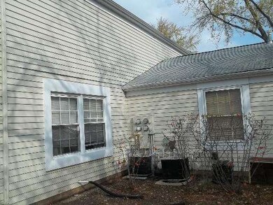 416 James Ct unit 22B, Glendale Heights, IL 60139 - photo 3