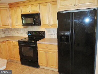 434 Macoby St, Pennsburg, PA 18073 - photo 6