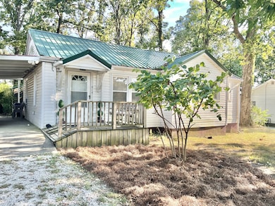 414 Broadway Ave, New Johnsonville, TN 37134 - photo 2