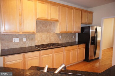 9762 Corbett Cir, Manassas Park, VA 20111 - photo 5