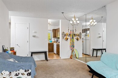 04-Living Room-ELKO6376
