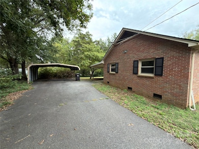 206 11th St NE, Hildebran, NC 28637 - photo 4