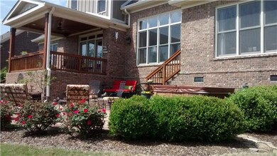 Close up of deck...notice hot tub!