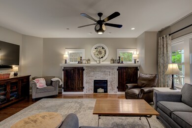 312 N Oak St, Elmhurst, IL 60126 - photo 5