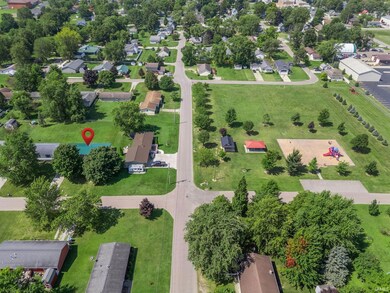 704 S Summit St, Nappanee, IN 46550 - photo 2