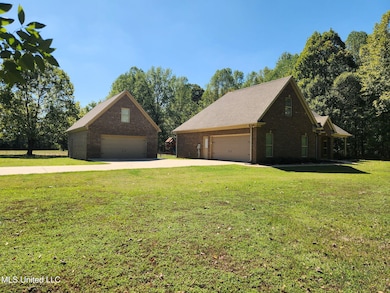 House with detached garage