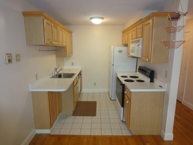 94 Beaconsfield Rd unit 302, Brookline, MA 02445 - photo 3