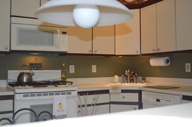 46 Players Cir, Tinton Falls, NJ 07724 - photo 5