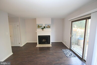 121 Center Ct unit 121, Wilmington, DE 19810 - photo 4