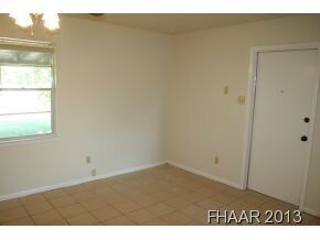 306 Carothers St, Copperas Cove, TX 76522 - photo 4