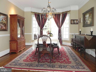 8540 Hill Spring Dr, Lutherville Timonium, MD 21093 - photo 5