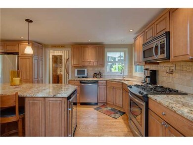 Kitchen. Stainless oven/range, microwave & dishwas