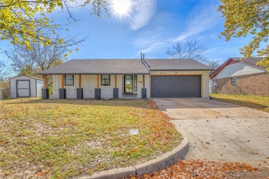 9118 E 47th St, Tulsa, OK 74145 - photo 2