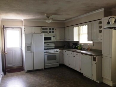 11 Channing St, Warwick, RI 02889 - photo 3