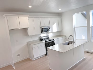 889 Mathilda Dr unit 251, Saratoga Springs, UT 84045 - photo 3